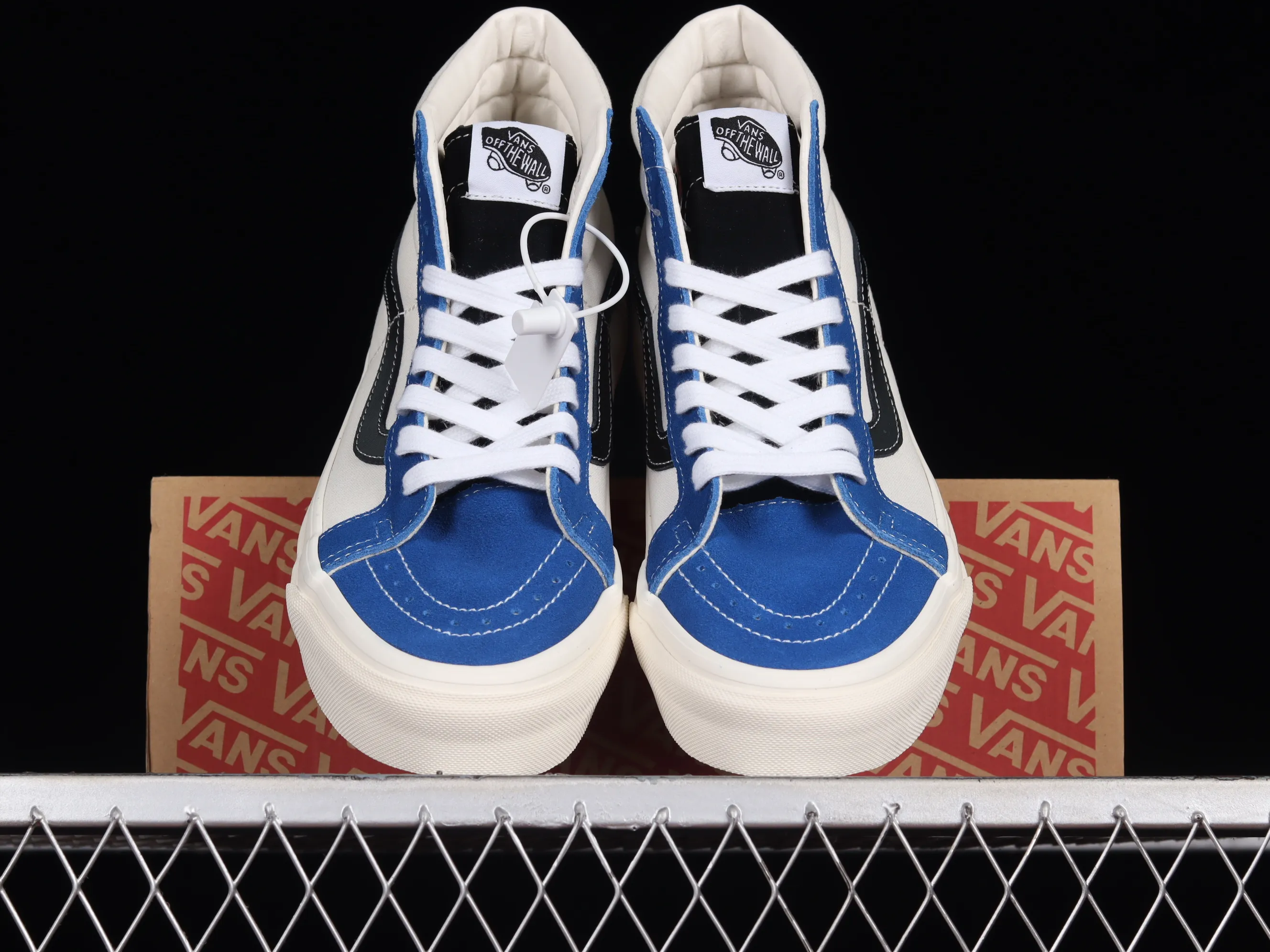 All categories Vans Vans series Vans Hi Vans high-top Vans SK8-Hi Anaheim series Vans official blue and white color matching high-top vulcanized sneakers VN0A4BVB21R